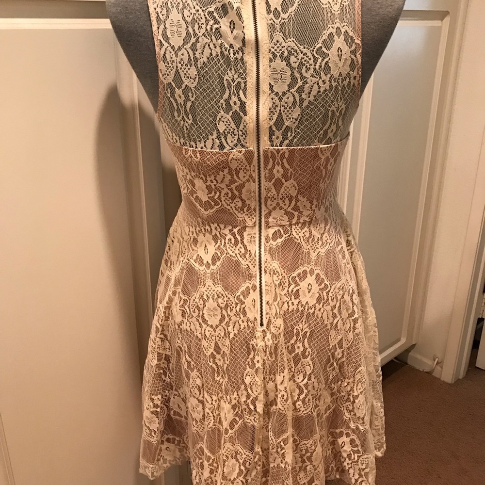 Dress - Picture 2 of 4